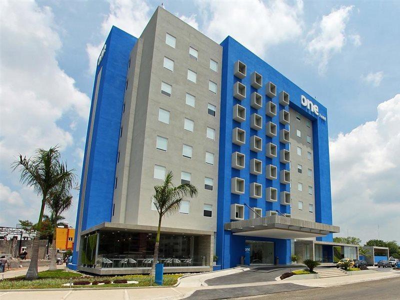 One Villahermosa 2000 Exteriör bild