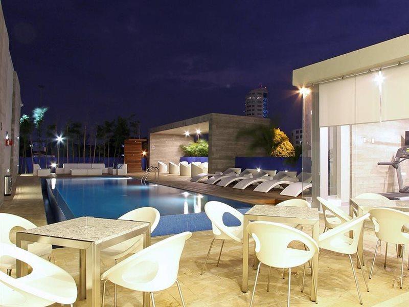 One Villahermosa 2000 Exteriör bild