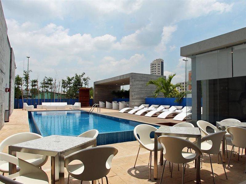 One Villahermosa 2000 Exteriör bild