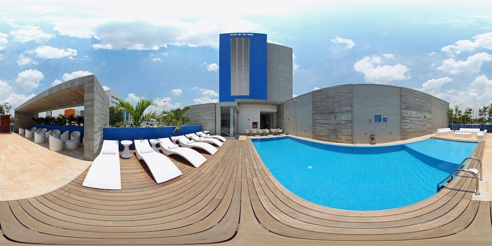 One Villahermosa 2000 Exteriör bild