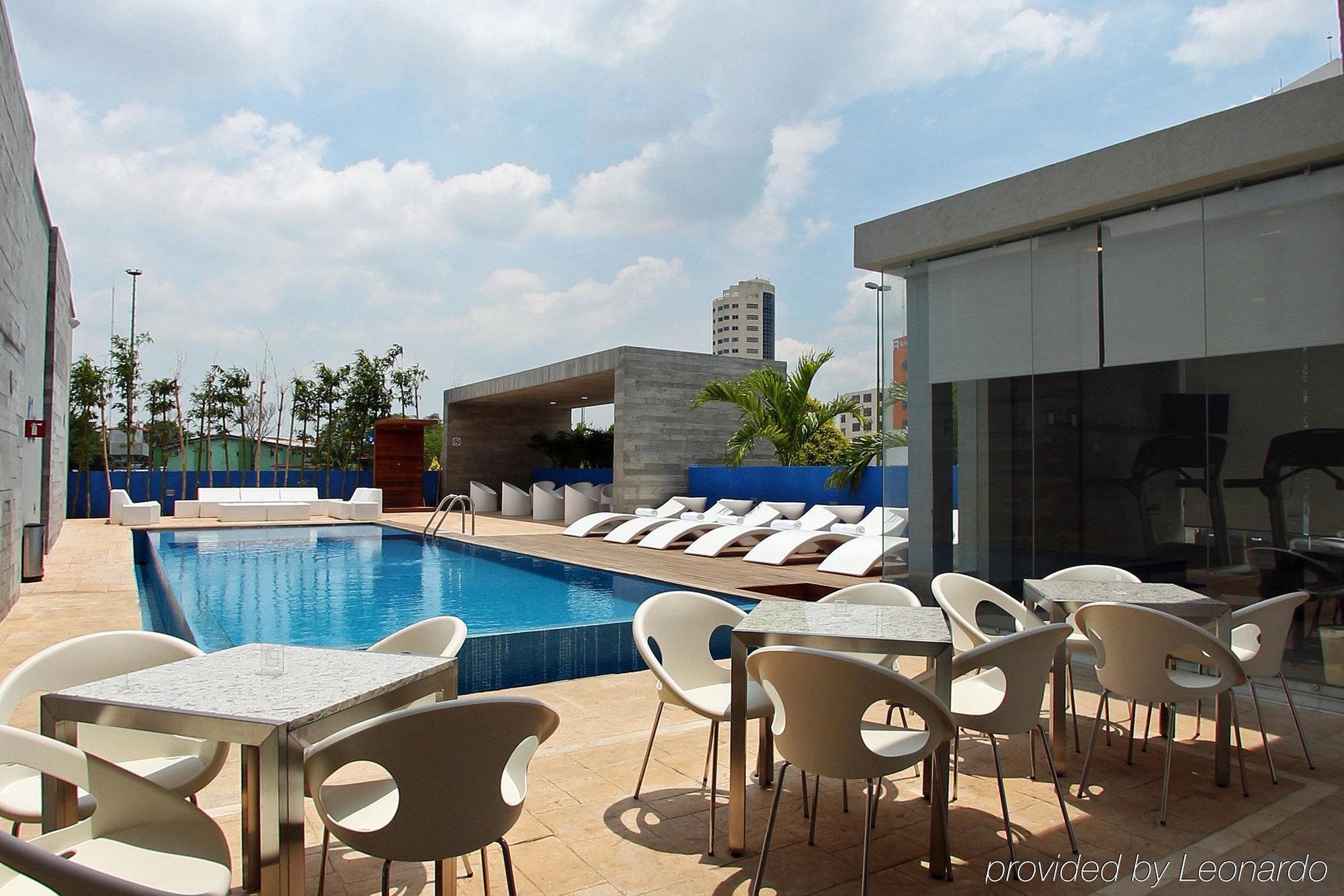 One Villahermosa 2000 Exteriör bild